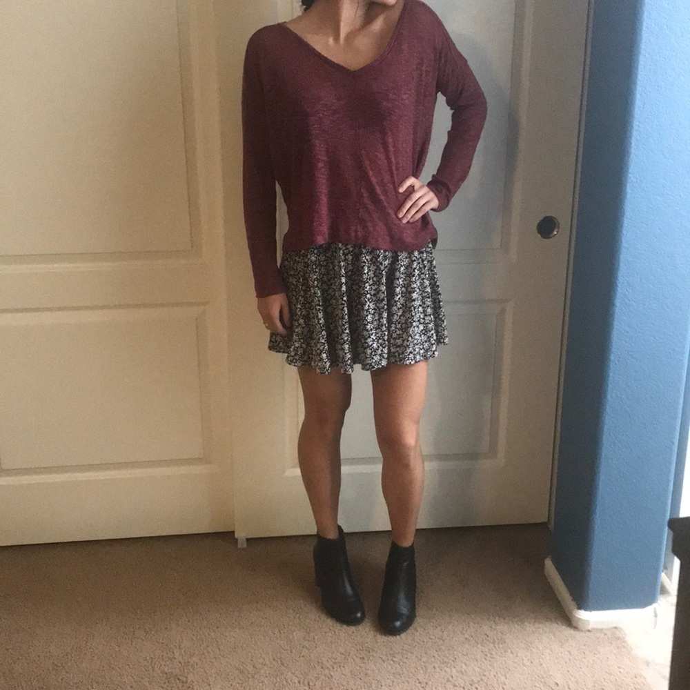 Maroon light sweater